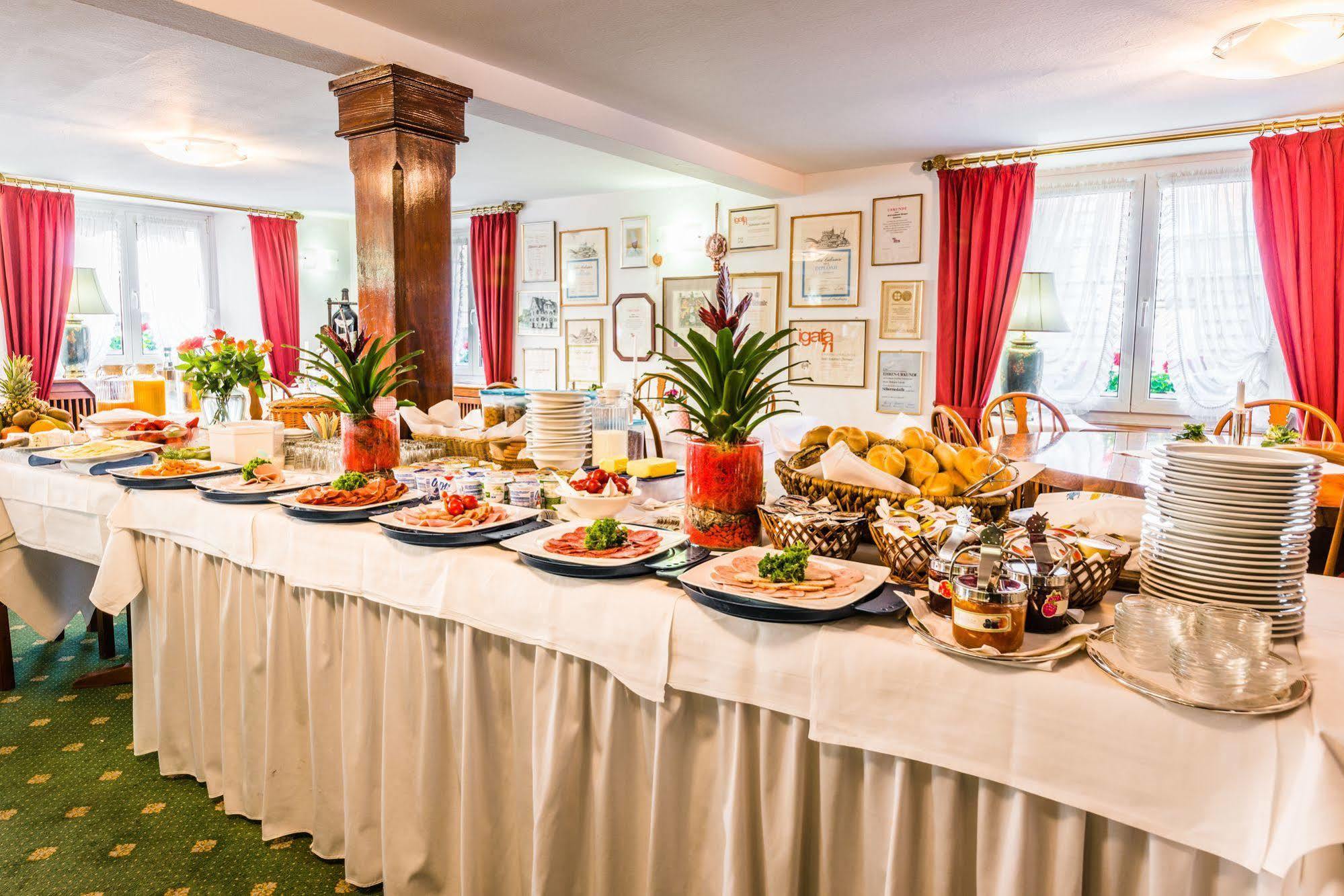 Hotel Goldener Sternen Constance Extérieur photo